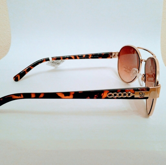 Jessica Simpson Sunglasses - Picture 2 of 3